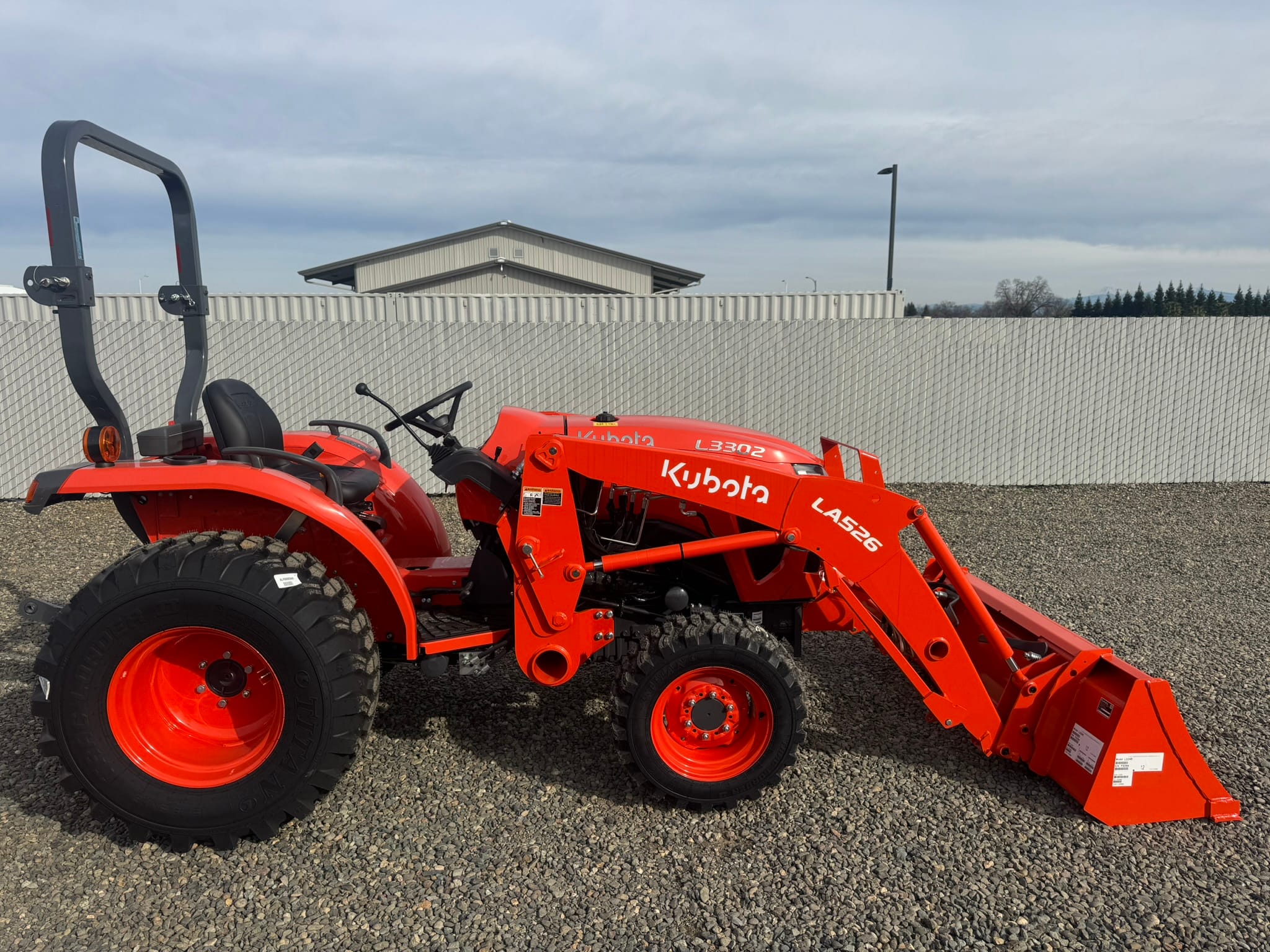 Kubota L3302HST – 33HP Compact Tractor – 13114