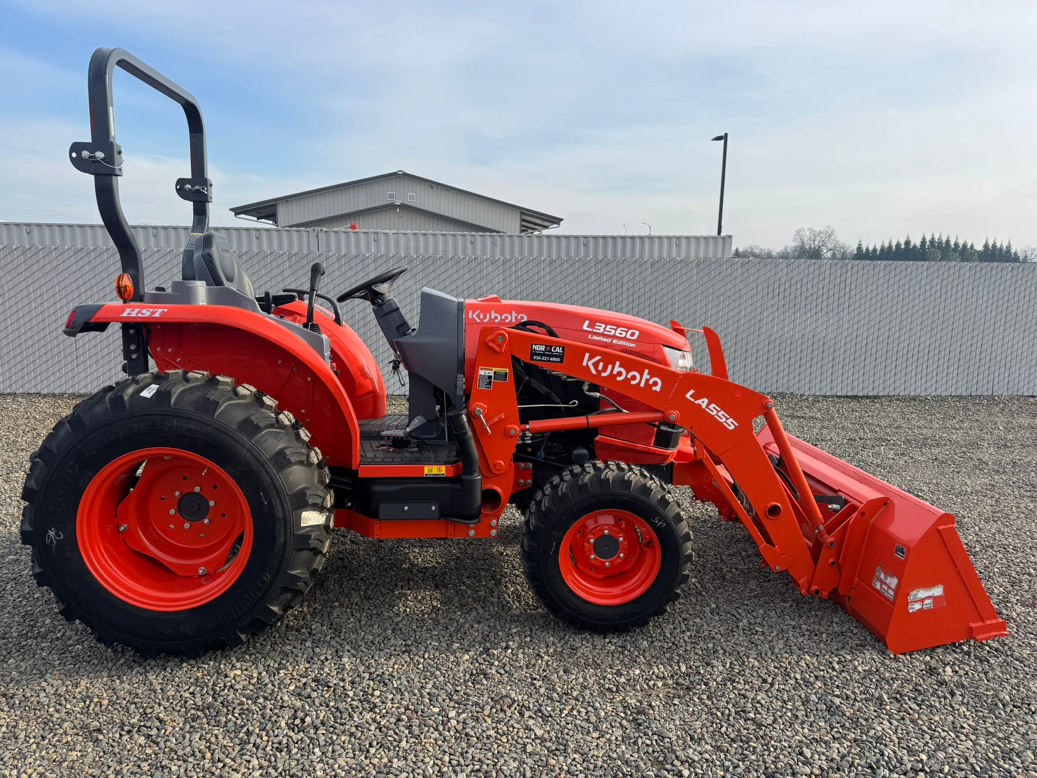 Kubota L3560HST-LE – 37HP Compact Tractor – 12405