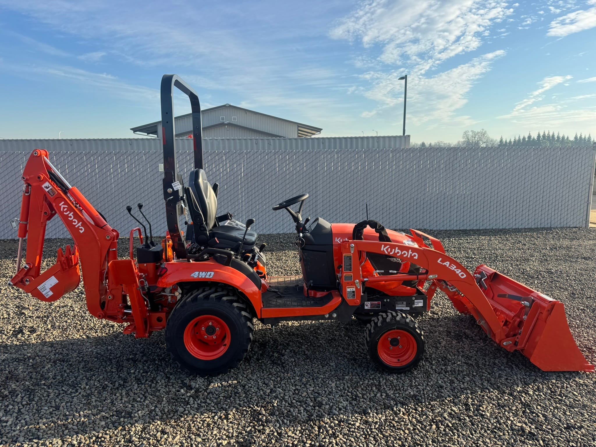 Kubota BX23SLSB-R-1 – 21.6 HP Sub Compact Tractor – 12873